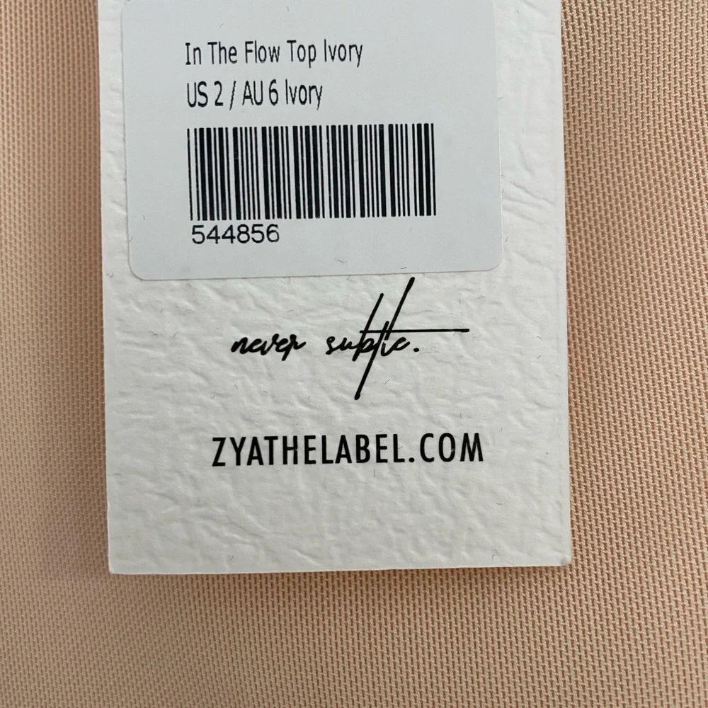 Asymmetrical top - Picture 6 of 6